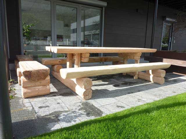 tables creer pour un amenagement exterieur en bois