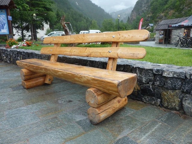 bancs realisé par fabicant mobilier en bois