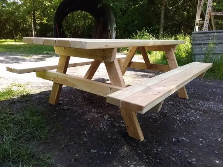table de pique nique en bois massif